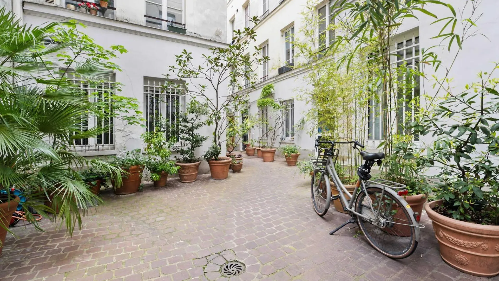 Charming Appt - 1Bd-2P - Near Canal Saint Martin Paris France
